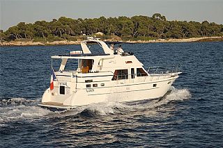 Adagio Yachts Sundeck 48